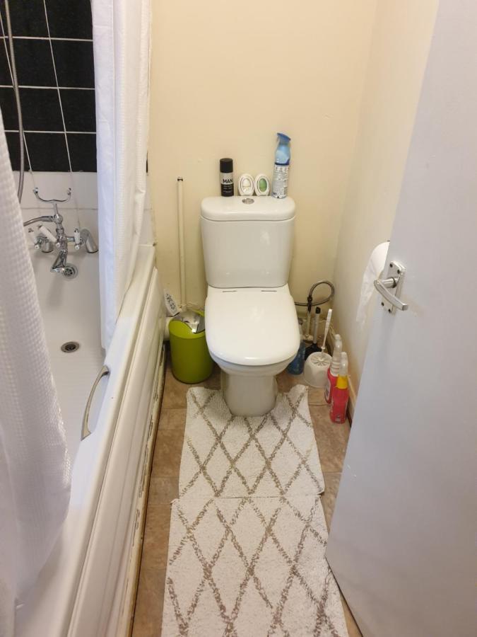 Splendid 4Bedrooms Shared Home Manchester Bagian luar foto