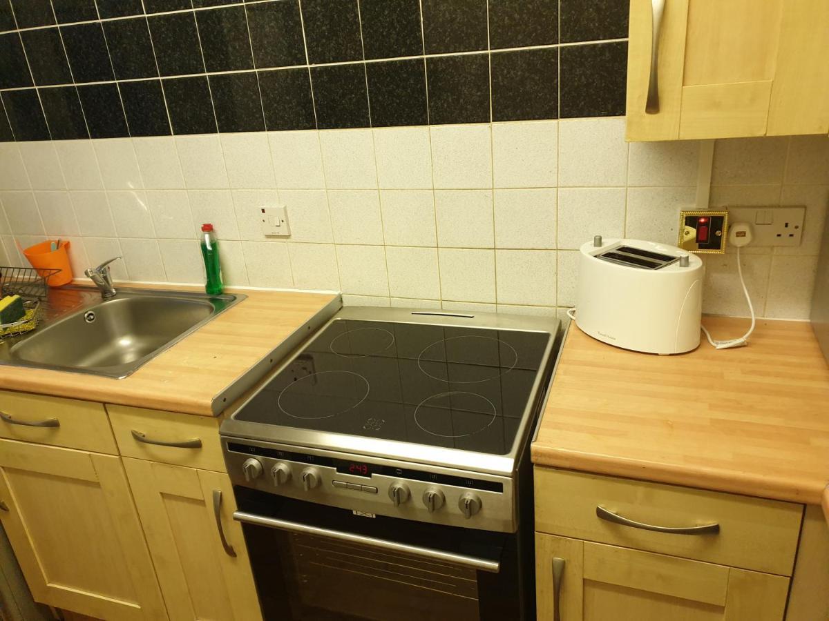 Splendid 4Bedrooms Shared Home Manchester Bagian luar foto