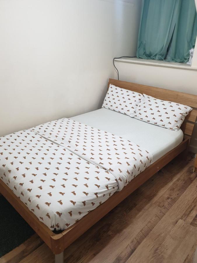 Splendid 4Bedrooms Shared Home Manchester Bagian luar foto