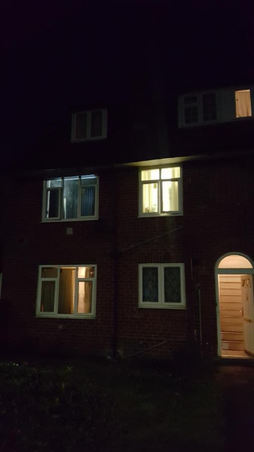 Splendid 4Bedrooms Shared Home Manchester Bagian luar foto